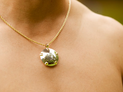 wp-white-gold-with-gold-tab_closeup.jpg